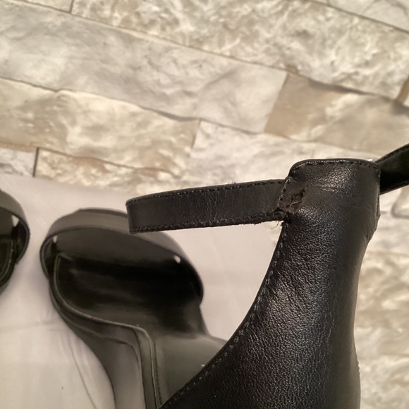 Michael Michael Kors Fiona Wedge Sandals - Picture 7 of 12